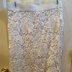 Elastic waste White Embroidery Pencil Skirt